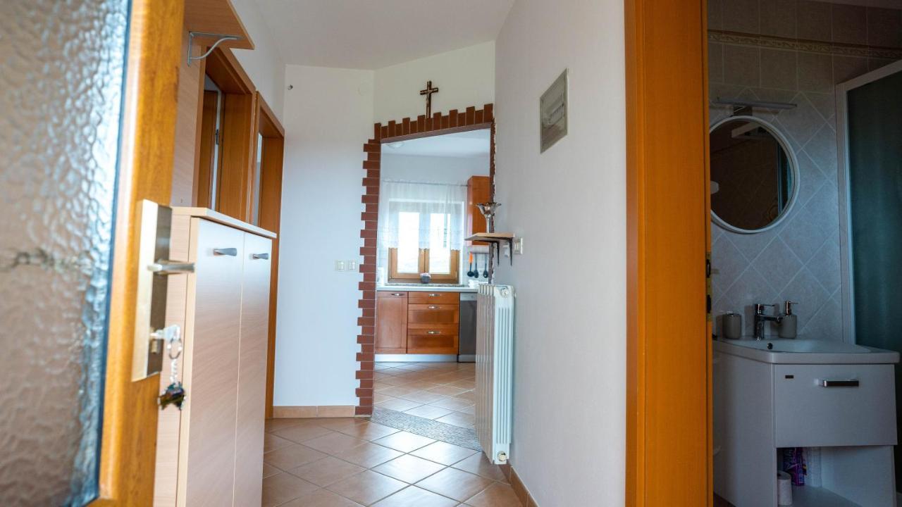 Apartma Tri Oljke Dobrovo Exterior photo